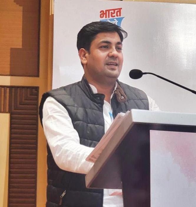 तानशाह सरकार के निशाने पर अब लोकतंत्र का चौथा स्तंभ, अस्पतालों में मीडिया के प्रवेश पर पाबंदी का नियम निंदनीय – आशीष जायसवाल