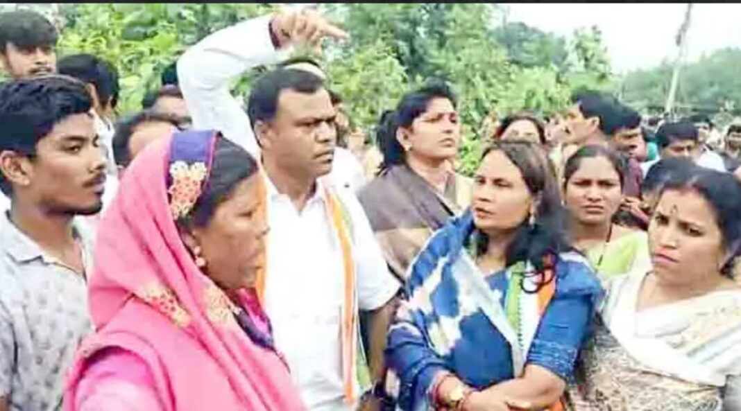 मुडागांव जंगल कटाई के खिलाफ सडक़ पर उतरी कांग्रेस, दीपक बैज सहित कांग्रेसी विधायकों ने किया मुड़ागांव का दौरा, अडानी के खिलाफ सरकार को घेरने की तैयारी