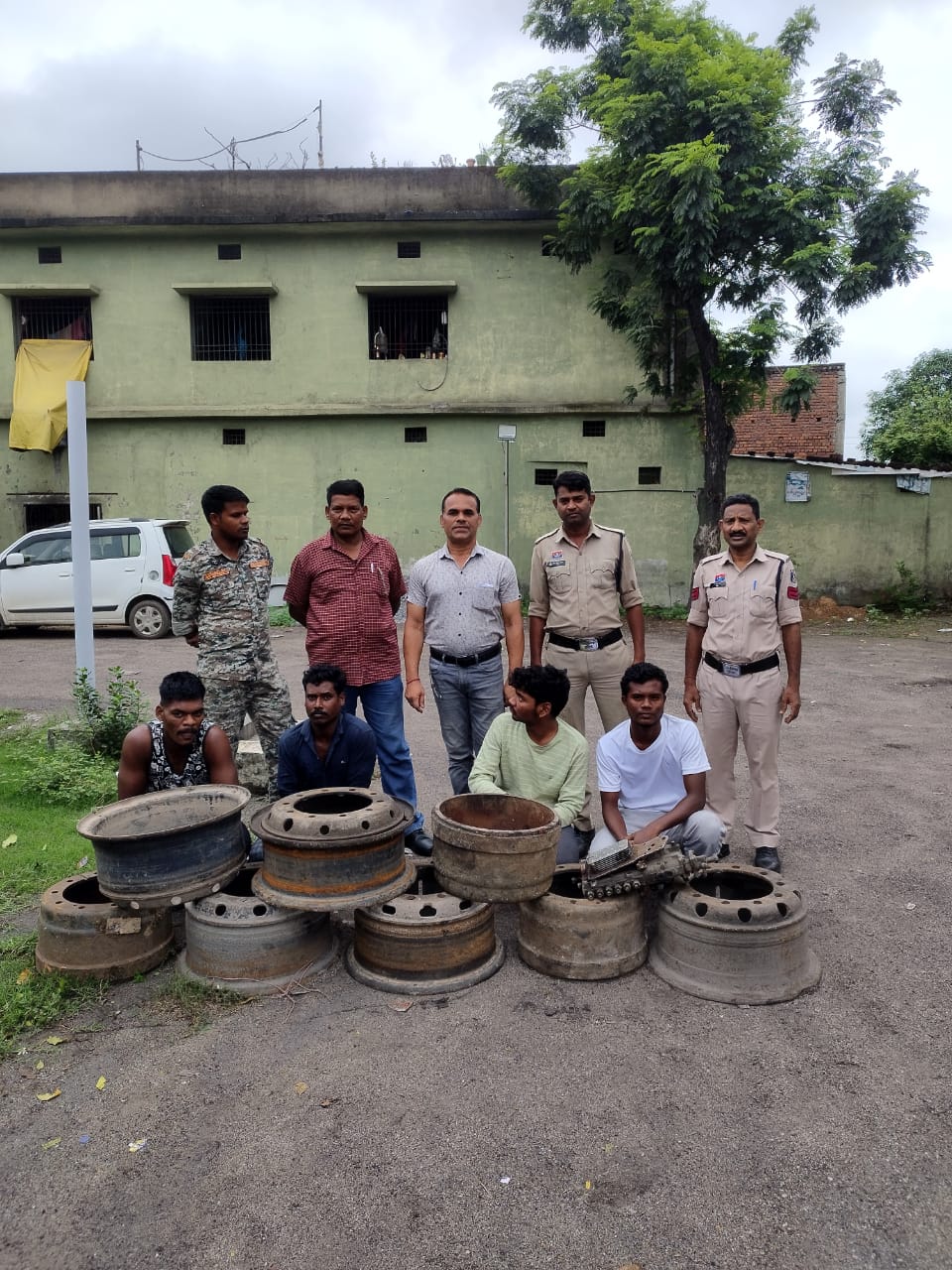 जोरापाली इंडस्ट्रीज में हुई चोरी का कोतरारोड़ पुलिस ने किया पर्दाफाश…नाबालिग समेत पांच आरोपी गिरफ्तार, चोरी का सारा माल बरामद