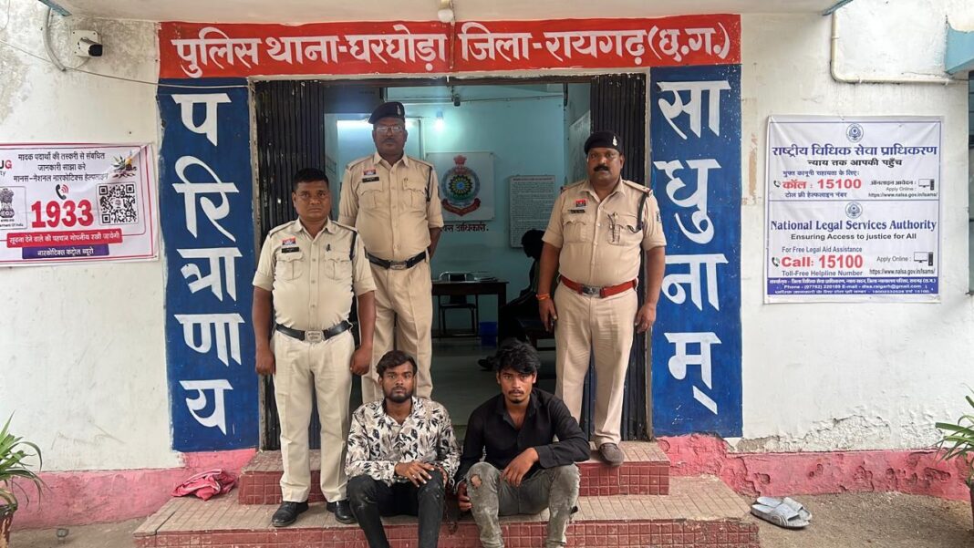 मनचलों युवकों को किशोरी से सड़क पर छेड़छाड़ करना पड़ा भारी