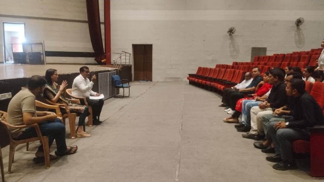 लचर व्यवस्था नहीं होगी बर्दाश्त एमएमयू वेंडर कंपनी के लाभांश रोकने के निर्देश … एमएमयू में होगी डेंगू, मलेरिया एवं सिकल सेल जांच की सुविधा