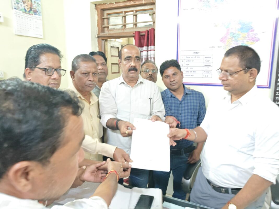 सैकड़ों हस्ताक्षर के साथ सीएम साय के नाम ज्ञापन, खरसिया में ओवरब्रिज निर्माण की मांग तेज…जल्द कार्रवाई नहीं हुई तो होगा आंदोलन