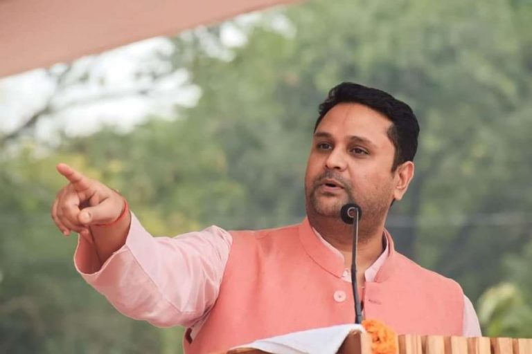 उमेश पटेल के लगातार प्रयासों से खरसिया ओवरब्रिज का रास्ता साफ, वित्त विभाग ने दी हरी झंडी