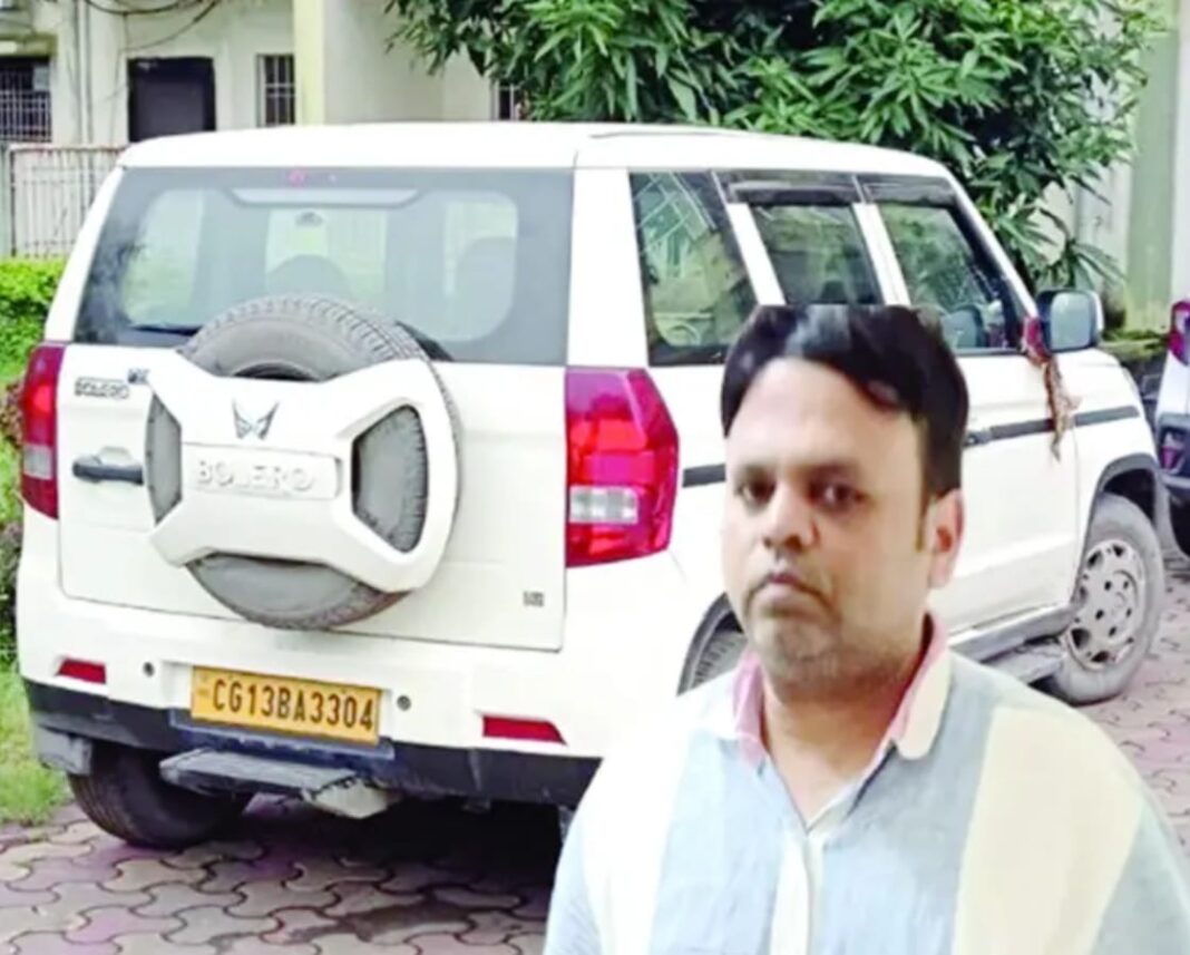 एनटीपीसी तिलईपल्ली का डीजीएम एसीबी के हत्थे चढ़ा…साढ़े चार लाख रुपए रिश्वत लेते रंगे हाथों पकड़ाया, जमीन मुआवजा दिलाने मांगे थे पांच लाख रुपए