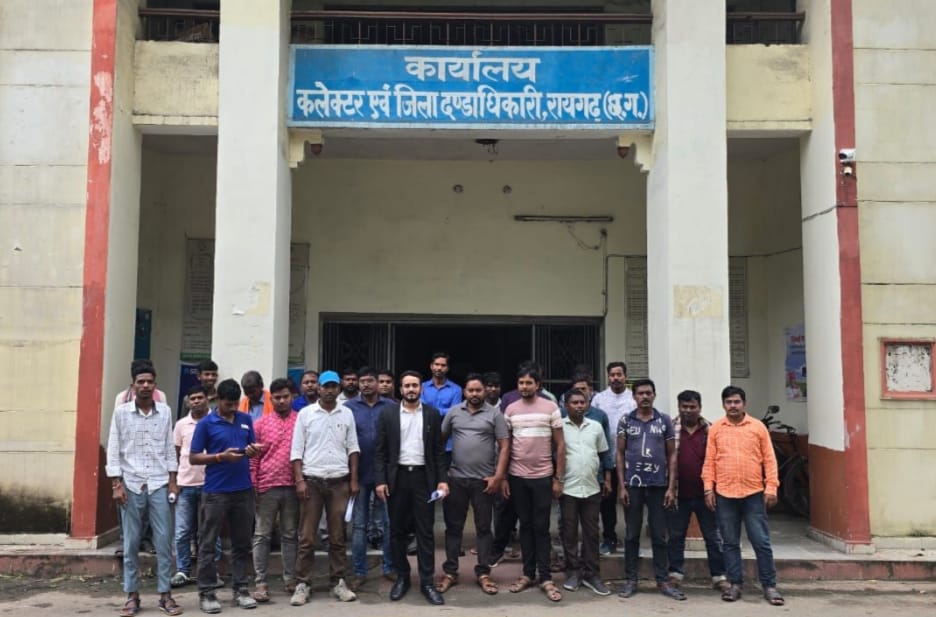 हिंडाल्को प्रोजेक्ट गारे पेलमा IV/4 में मजदूरों का खुला शोषण – धनसार इंजीनियरिंग कंपनी की मनमानी, आधा वेतन हजम कर रही कंपनी