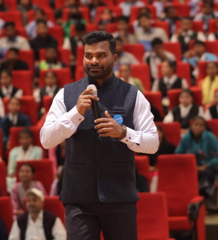 “उच्चभिट्ठी गाँव का लाल दिल्ली में होगा सम्मानित – तेजराम को उनके उत्कृष्ट कार्यों के लिए मॉरिशस के महामहिम राष्ट्रपति करेंगे सम्मानित”