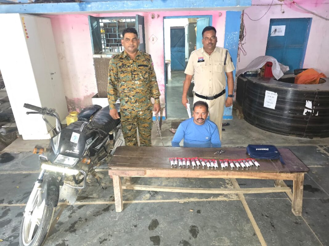 जूटमिल पुलिस ने नाबालिगों को नशे के लिए सुलेशन बेचने वाले व्यक्ति को गिरफ्तार किया