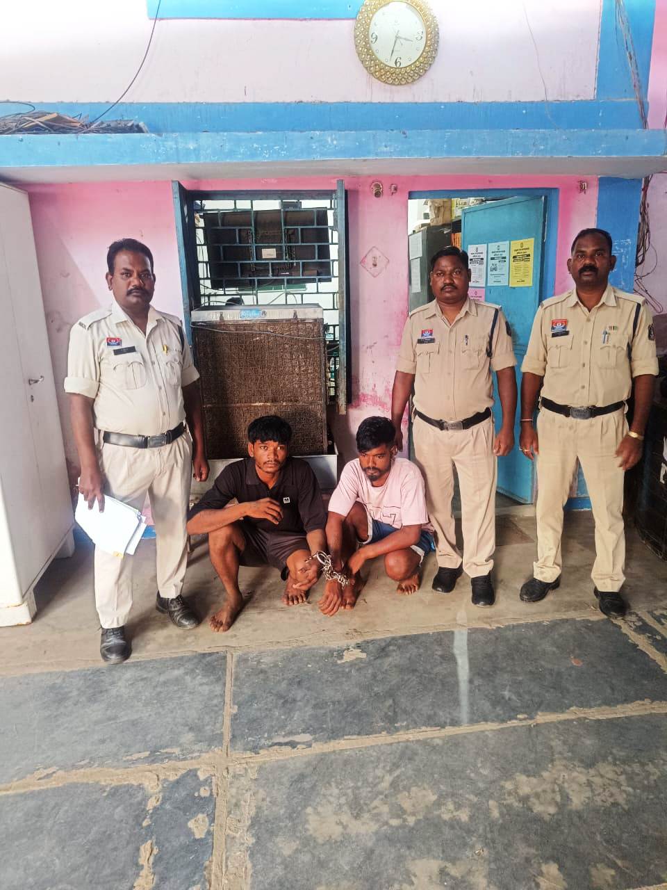 जूटमिल पुलिस ने लूट के दो फरार आरोपियों को गिरफ्तर कर भेजा जेल