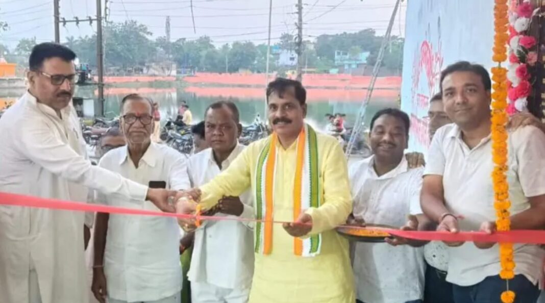 नगर पंचायत अध्यक्ष हरिकिशोर चन्द्रा ने किया सामुदायिक भवन का लोकार्पण