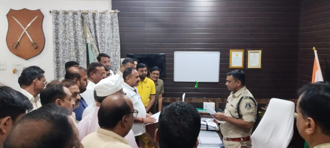 महाराजा अग्रसेन पर अभद्र टिप्पणी के विरोध में अग्र समाज ने एसपी को सौंपा ज्ञापन