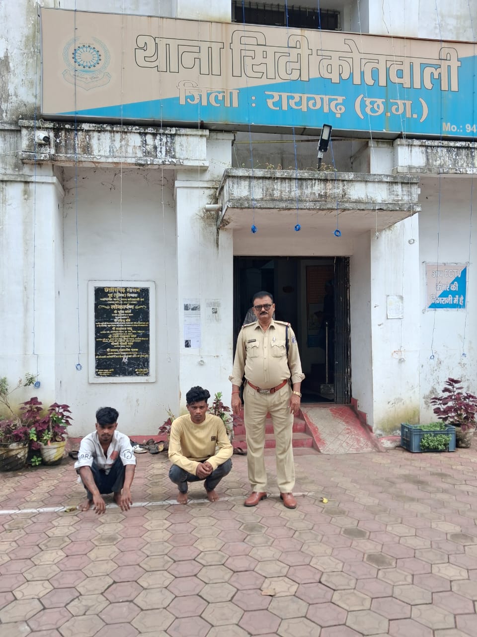 बस स्टैंड पर यात्री के बैग से 92,000 चोरी मामले में कोतवाली पुलिस ने दो चोरों को दबोचा, सारा नकदी बरामद