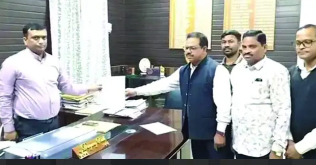 सुशांत प्रधान की संदिग्ध मौत पर उठ रहे सवाल, कोलता समाज ने एसपी को ज्ञापन देकर की जांच की मांग