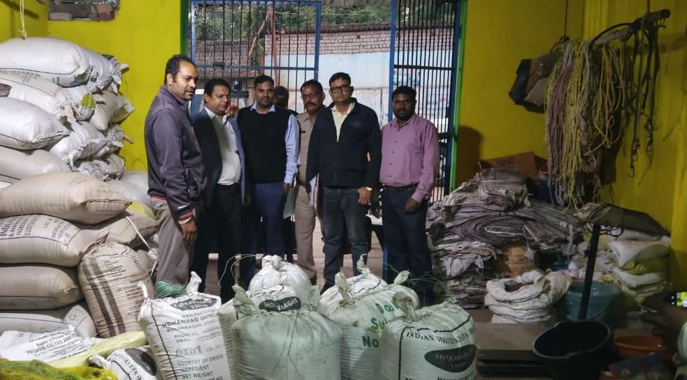 खरसिया में 128 कट्टा अवैध धान जब्त-प्रशासन की कड़ी कार्रवाई, मंडी अधिनियम के तहत प्रकरण दर्ज