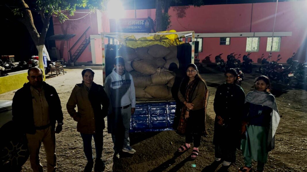 ओडिशा बॉर्डर से तमनार पुलिस ने 40 बोरी अवैध धान की जब्त