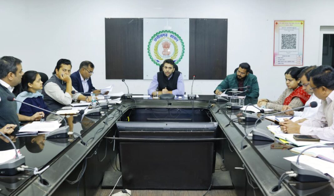 कलेक्टर ने निजी स्कूलों में पाठ्य पुस्तक एवं गणवेश विक्रय पर दिखाई सख्ती, विद्यार्थियों को बाध्य करने पर होगी कड़ी कार्रवाई