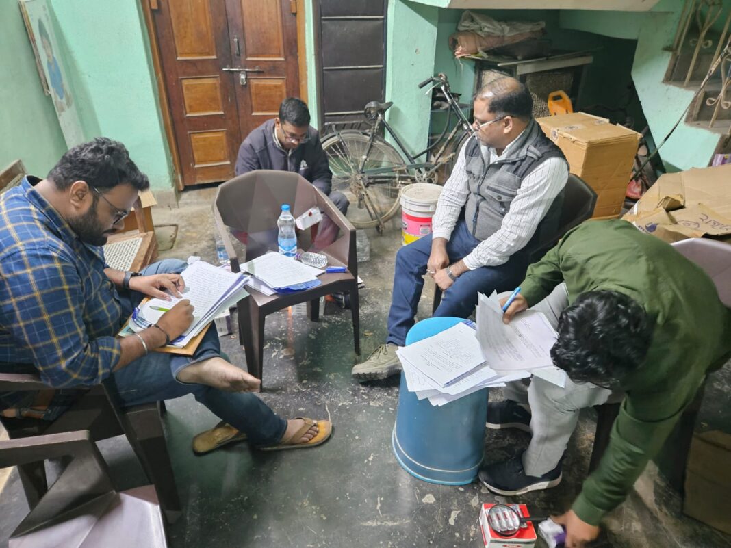 खाद्य औषधि विभाग की टीम ने मारा छापा, 2 लाख 24 हजार का दवा जप्त…सरस्वती मेडिकल संचालक के घर में मिला 14 प्रकार का बिना लाइसेंस का दवा