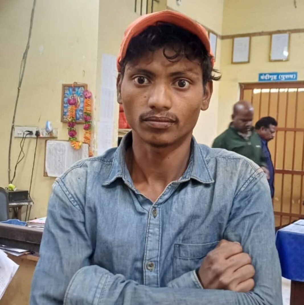 नाबालिग को भगा ले जाने वाले आरोपी युवक को चक्रधरनगर पुलिस ने गिरफ्तार कर भेजा जेल