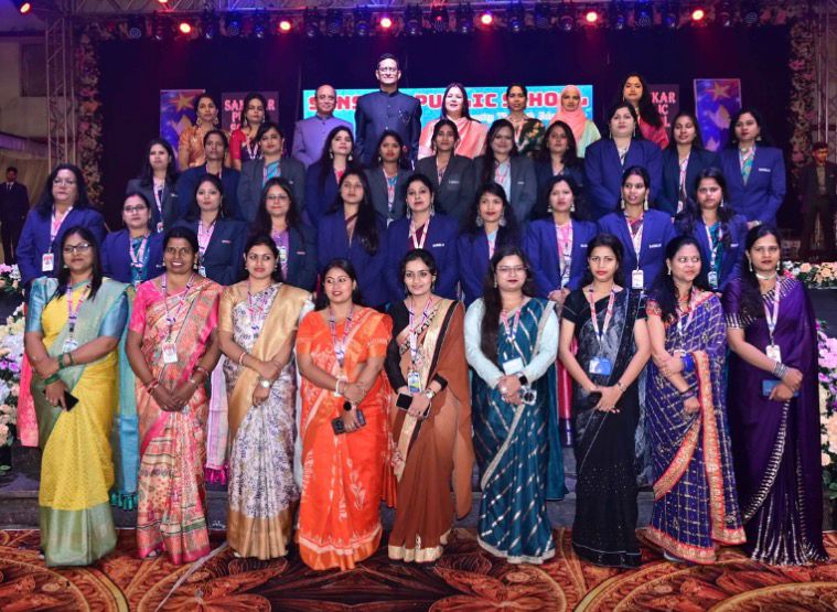 देशभक्ति और त्यौहारों के नृत्य से बंधा समां, संस्कार स्कूल का वार्षिकोत्सव समारोह संपन्न
