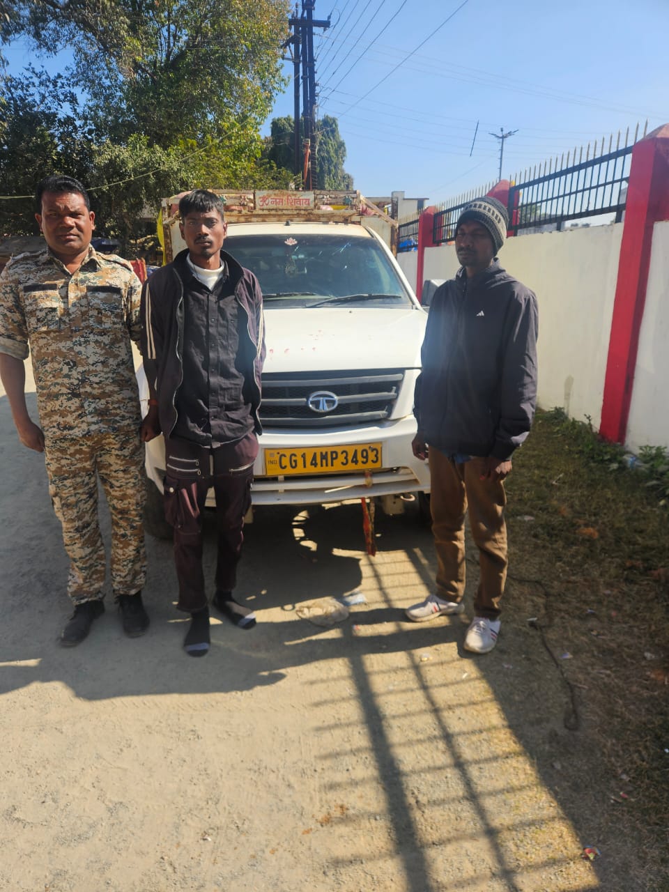 अवैध धान परिवहन पर लैलूंगा पुलिस की एक और कार्रवाई…25 क्विंटल अवैध धान व पिकअप वाहन जब्त, मंडी सचिव को दी गई सूचना