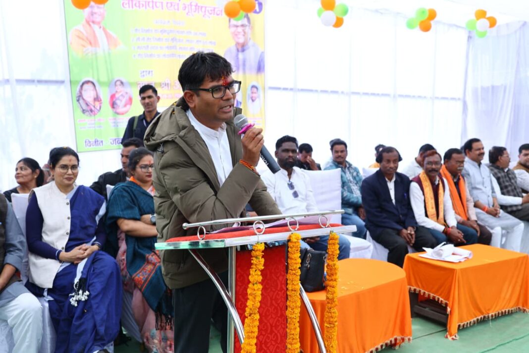 कड़ाके की ठंड में सुबह-सुबह गांवों तक पहुंचे वित्त मंत्री श्री चौधरी, विकास कार्यों को दी नई गति…महापल्ली एवं गोपालपुर में महतारी सदन की दी सौगात