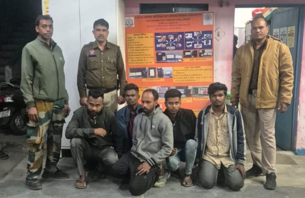 नशे के लिए प्रतिबंधित दवाओं की बिक्री करते 5 गिरफ्तार, जूटमिल पुलिस की कार्रवाई