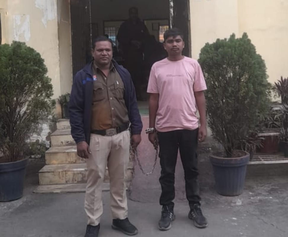 चक्रधरनगर पुलिस ने मारपीट मामले में आदतन बदमाश आफताब हुसैन को किया गिरफ्तार