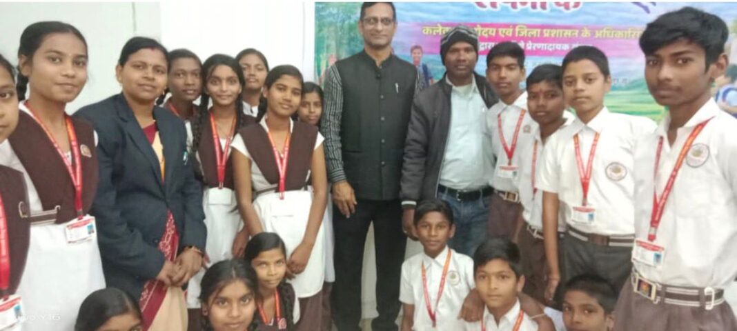 कैरियर के लिए मेहनत ही सर्वश्रेष्ठ विकल्प – रामचन्द्र…कलेक्ट्रेट सृजन कक्ष में नवाअंजोर का मोटिवेशनल कार्यक्रम