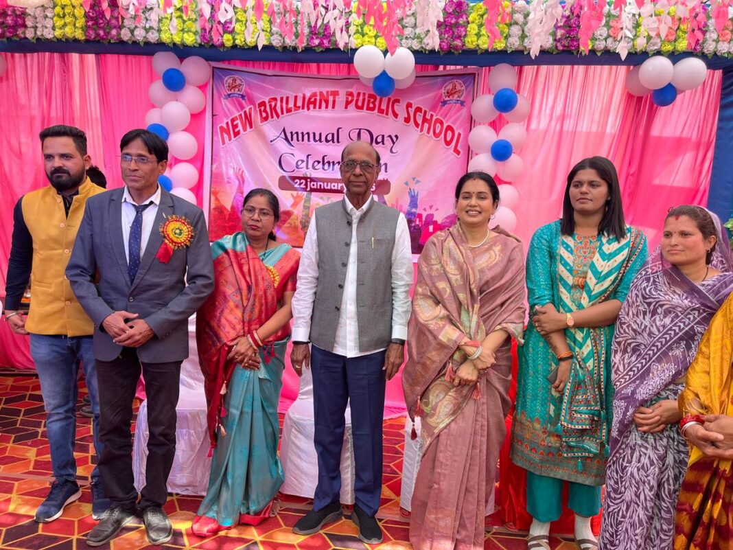 न्यू ब्रिलियंट पब्लिक स्कूल झलमला में वार्षिक उत्सव सांस्कृतिक कार्यक्रम के साथ आयोजित ,पूर्व विधायक विजय अग्रवाल हुए शामिल