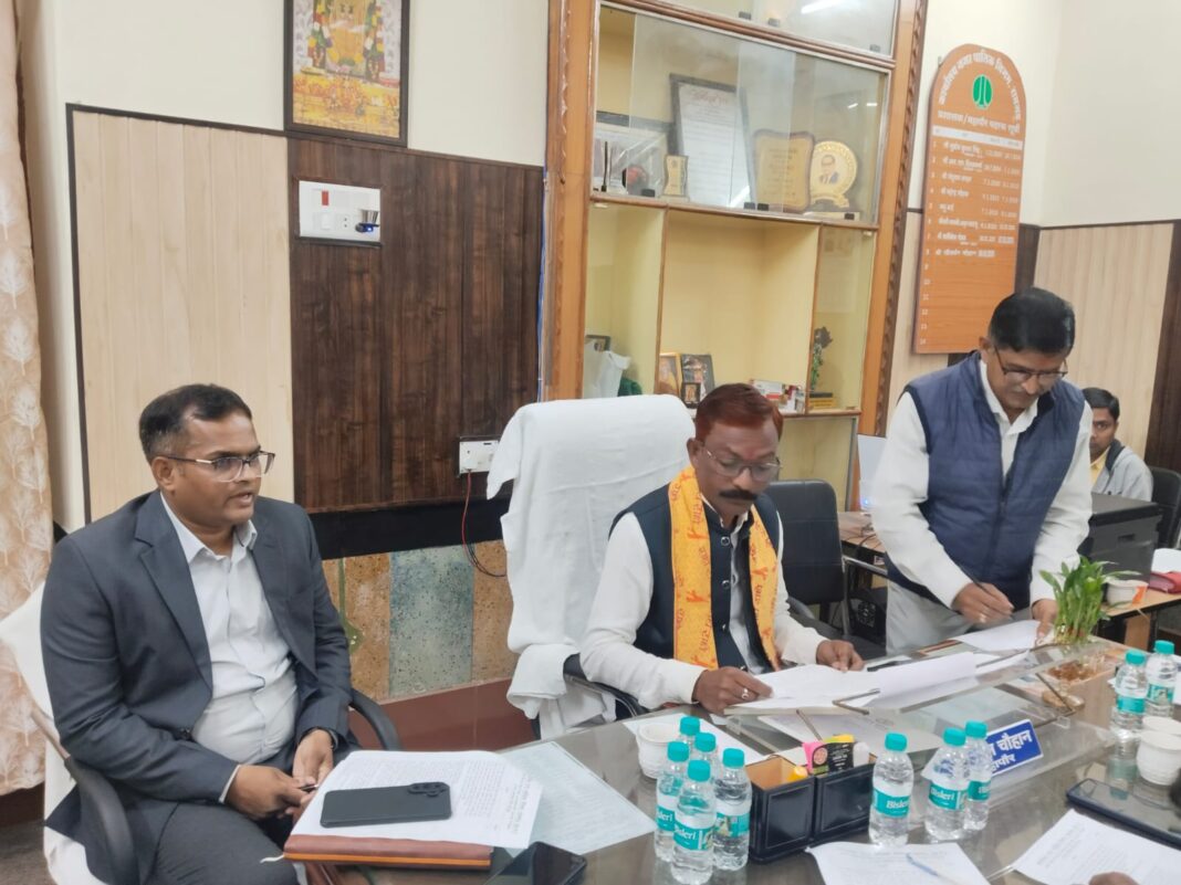 एमआईसी बैठक में विकास को मिली रफ्तार, 14 अहम प्रस्तावों पर लगी मुहर…स्वच्छता, अधोसंरचना, प्रकाश व्यवस्था और जलापूर्ति से जुड़े निर्णय, सड़कों के डामरीकरण के लिए 20 करोड़ स्वीकृत