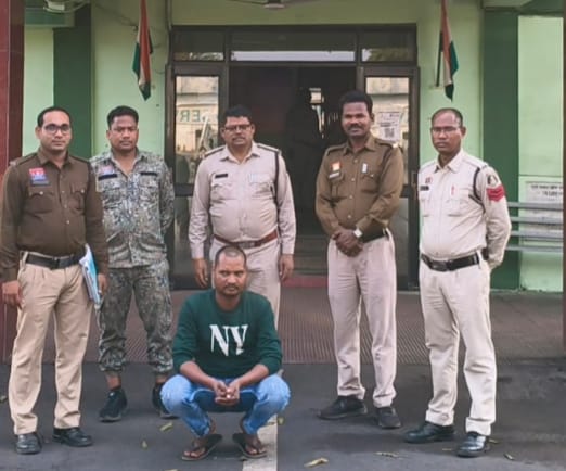 युवती से दुष्कर्म का आरोपी प्लांटकर्मी पंकज यादव अंततः गिरफ्तार, मोबाइल से आपत्तिजनक वीडियो बरामद