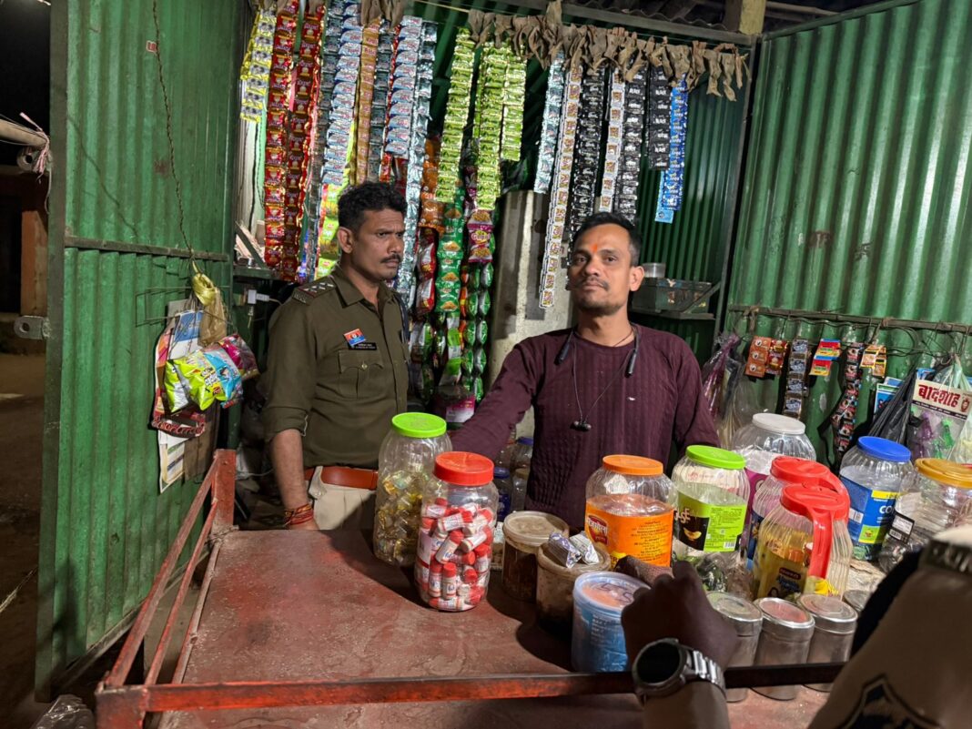 ऑपरेशन_आघात के तहत रायगढ़ पुलिस की बड़ी कार्रवाई — पान ठेलों पर गोगो व अन्य नशे की सामग्री बेचने वालों पर दबिश, 35 संचालकों पर जुर्माना और प्रतिबंधात्मक कार्यवाही