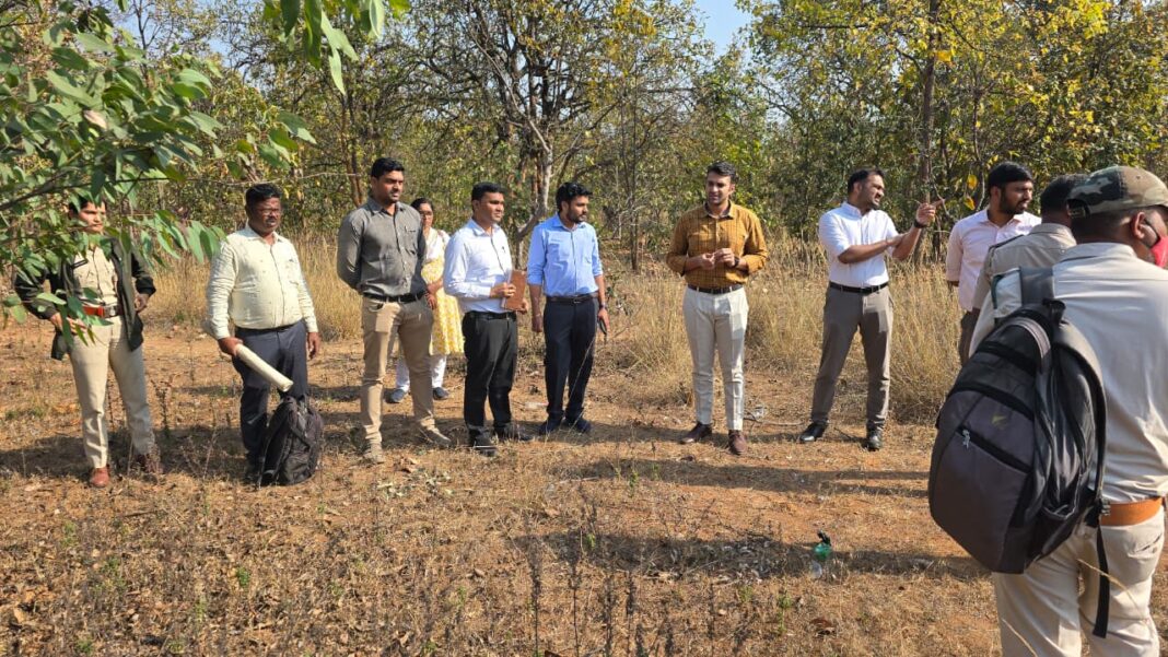राज्य शासन के निर्देश पर रायगढ़ में वैकल्पिक वृक्षारोपण के लिए लैंड बैंक चयन प्रक्रिया प्रारंभ…कलेक्टर ने बंगुरसिया व संभलपुरी में किया स्थल निरीक्षण, अधिकारियों को दिए आवश्यक दिशा-निर्देश