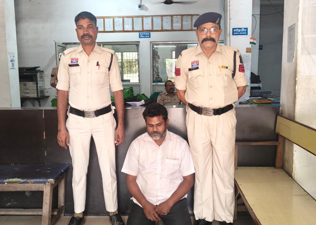 रायगढ़ में “ऑपरेशन अंकुश” के तहत सट्टा पर कार्रवाई, रेलवे बंगलापारा व बेलादुला में सट्टा के साथ 3 आरोपी गिरफ्तार