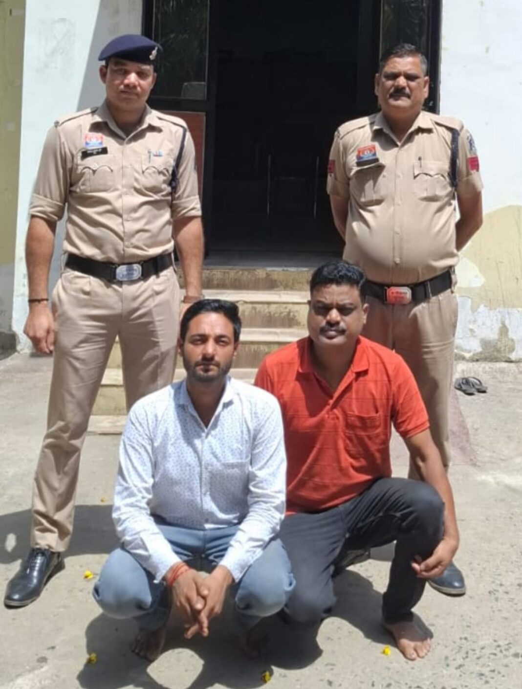 रायगढ़ पुलिस ने किया ऑनलाइन सट्टा नेटवर्क का खुलासा: कांग्रेस नेता जयदेव मित्रा, पंकज जय सिंह व खाईवाल एजाज उर्फ मन्नू गिरफ्तार